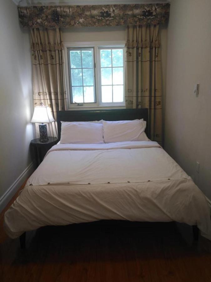 Lakeside Private Suite-Queen Bed Room Tottenham Exterior foto